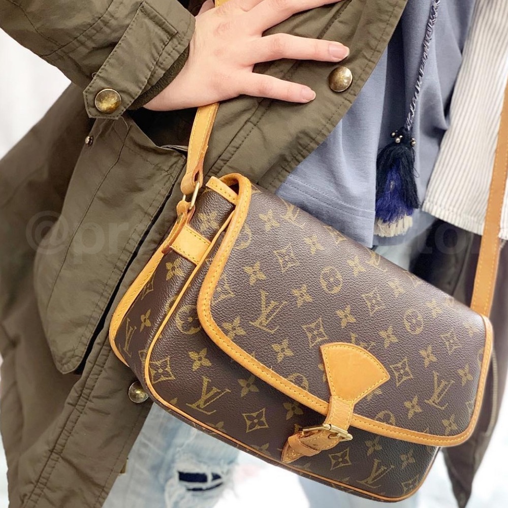 ♥️SOLOGNE♥️ Authentic Louis Vuitton Crossbody! - Picture 1 of 8